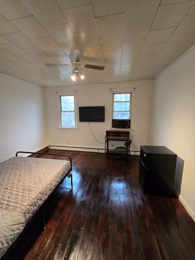 2 rooms available for rent Main Photo