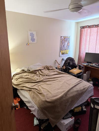 2 Rooms for rent in a 3Br 2bath 2 family household Main Photo