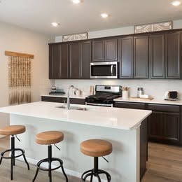 Room for Rent in Beautiful Brand New 5-Bedroom Hom Main Photo