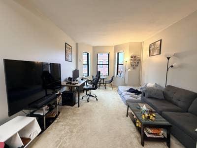 Allston 1-bed for 2-month sublet Main Photo