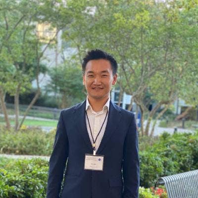 Professional Male seeks a small or large room Main Photo