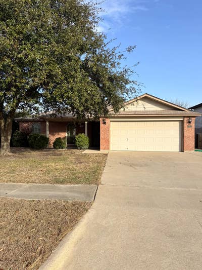  Near Fort Cavazos!  Fully Furnished Rooms • Clean Main Photo