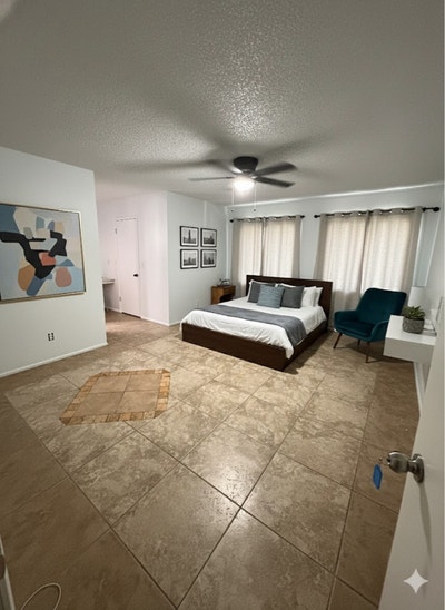 MasterBR with private bath avakable for rent Main Photo