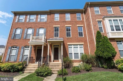 Stunning Master Unit in Odenton | 2609 Sour Dock D Main Photo