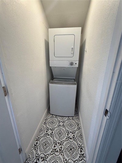 House for rent (roommates available option ) Main Photo