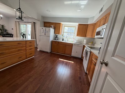 Fully Furnished Room for Rent Main Photo