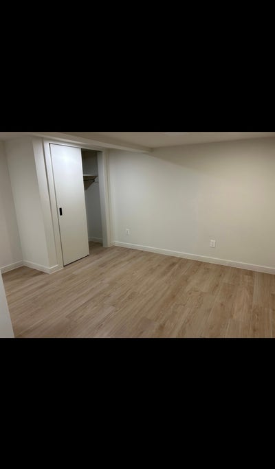 Seeking Roommate near Sunnyside! Main Photo