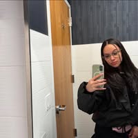 Professional Female seeks a small or large room Main Photo