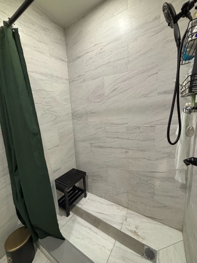 Bright, Spacious Room w/ Private Bathroom Main Photo