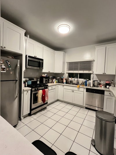 Private Bedroom + Bathroom in Beverlywood Main Photo