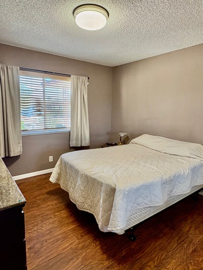 Room for rent  Main Photo