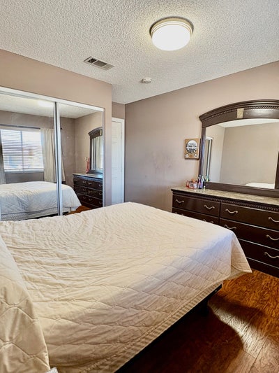 Room for rent  Main Photo