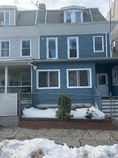 Private room in mul family house  Main Photo