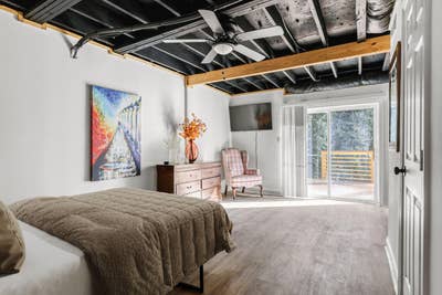 Stunning 4BR  3BT Renovation – Modern Design, Spac Main Photo