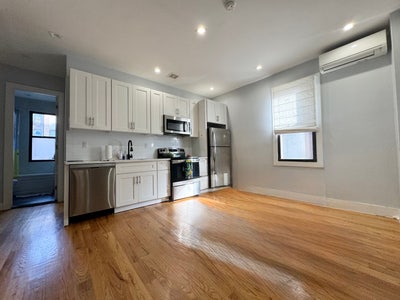 Room in 2 bed 1 bath in bedstuy near Clinton hill Main Photo