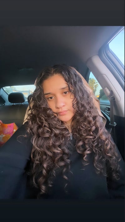 34 year old woman looking for North Hollywood room Main Photo