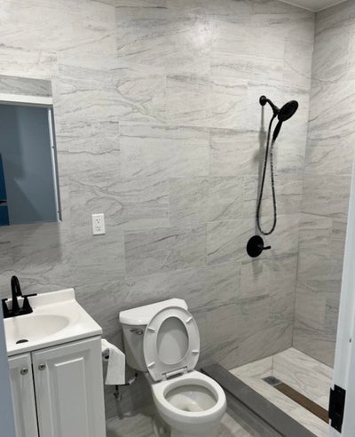 Bright, Spacious Room w/ Private Bathroom Main Photo