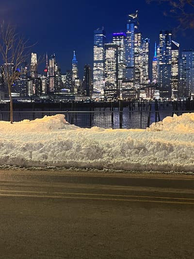 Furnished room on water with view of NYC  Main Photo