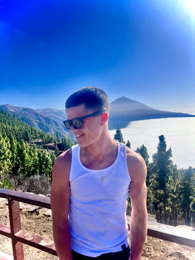 19 year old boxer looking for a room in Indio Main Photo