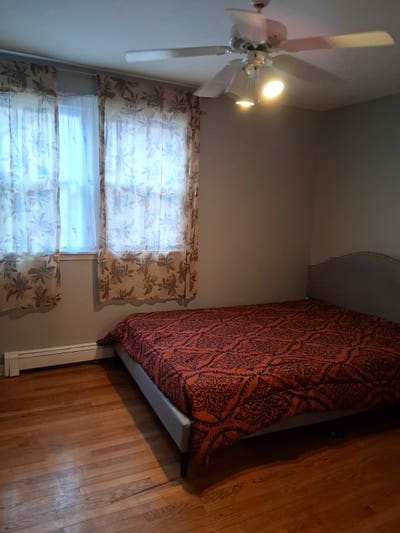 Room in rogers park  Main Photo