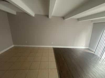 Living Room Rental in 1-Bed Apartment($400/Biwkly) Main Photo