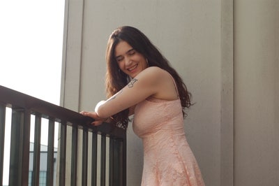 Professional Female seeks a large room Main Photo