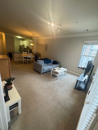 Private room/bathroom in the heart of Columbia Main Photo