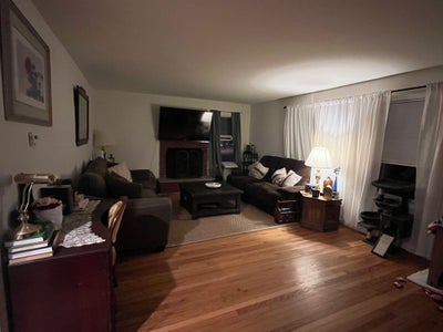 Looking to fill an empty bedroom. Main Photo