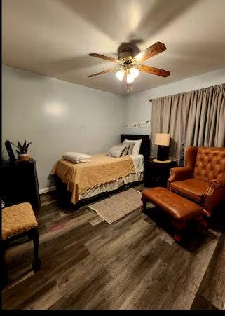 Quiet Private Suite + Private Bath in Throggs Neck Main Photo