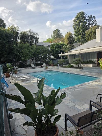 $1300 1 room in 2bed/2bath in Winnetka  Main Photo