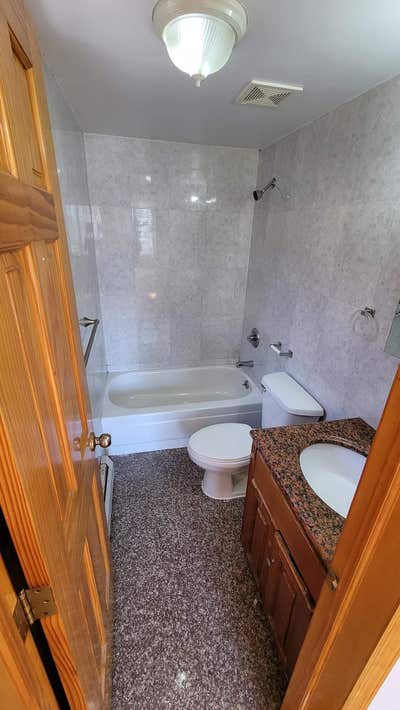 Stunning Master Bedroom with Private Bath & Balcon Main Photo