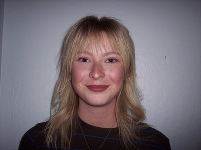 Female student looking for a room in Pasadena Main Photo