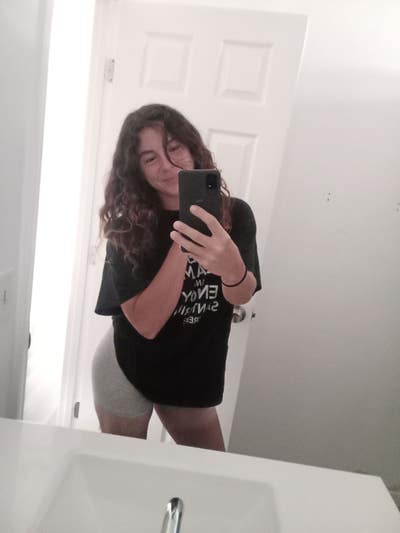 35 year old Female seeks a small or large room Main Photo