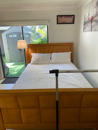 Studio Private  Entry  Main Photo