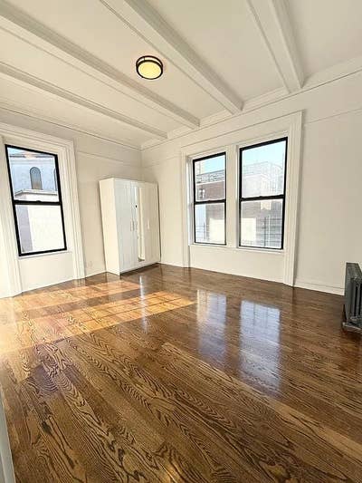 660 w 180 st - Oversized rooms Main Photo