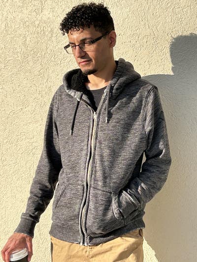 Looking for a room or a roommate Main Photo