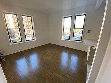 660 w 180 st - Large rooms Main Photo