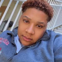 30 year old woman looking for Riverside room Main Photo