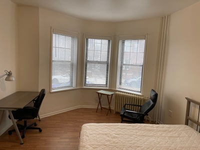 Room available. new renovated. Main Photo