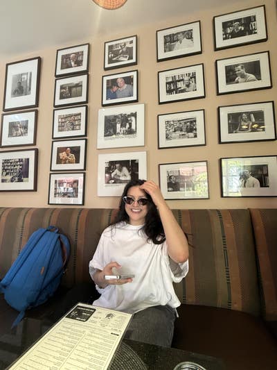 Looking for a room or roommates :) Main Photo