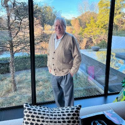 looking for room to rent Main Photo