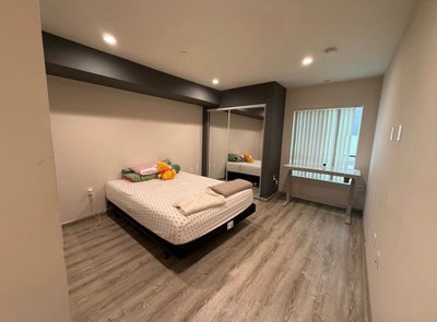 Private bed and bath for rent Main Photo