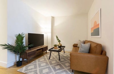 🏙️ Room Available – Midtown East Main Photo