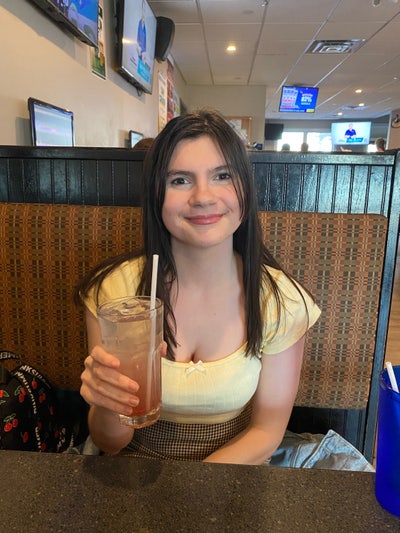 21F looking for room in boston area! Main Photo