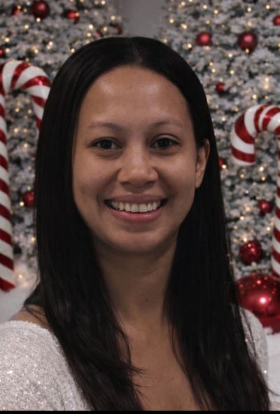 Hi-there!  My name is Kim.  😊 Main Photo