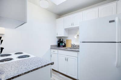 Fully Furnished Rooms in Queen Anne Seattle  220 Main Photo