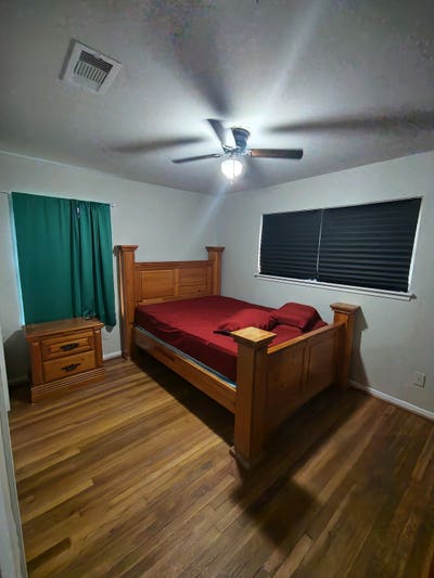 Average size room in Pasadena  Main Photo