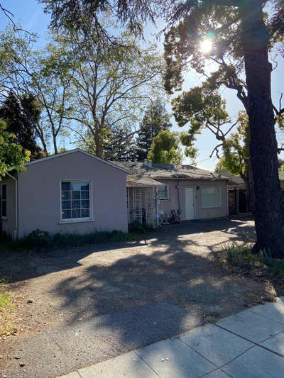 Prime location near downtown, freeway access Main Photo