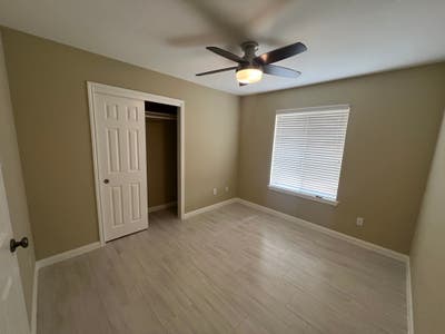 Looking for a roommate.  Main Photo