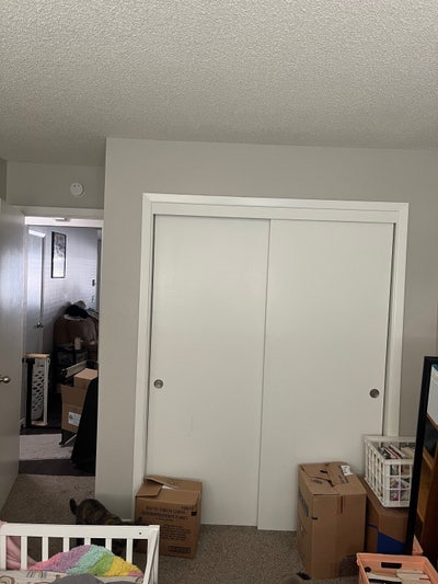 Looking for roommate Main Photo